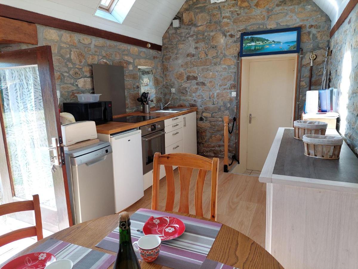 Holiday Home In Plouarzel Extérieur photo